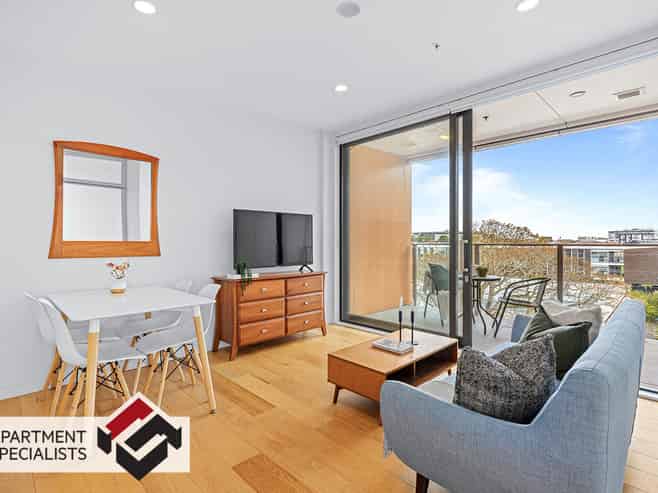 10 Lion Place, Epsom