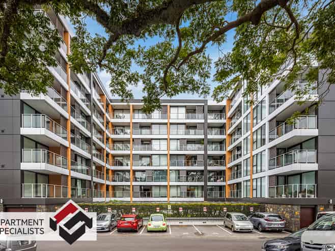 10 Lion Place, Epsom