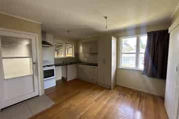 61 Penrose Road, Penrose