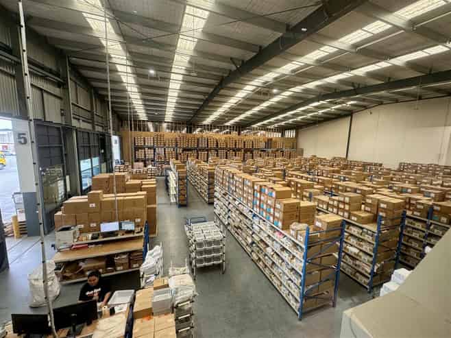 Secure Airport Oaks Industrial Space
