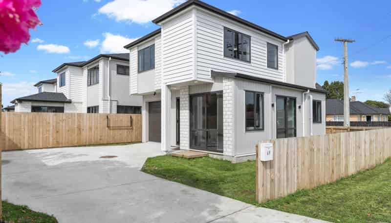 69 Clevedon Road, Papakura