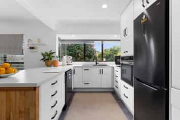 33 KOTUKU PLACE, Matua