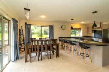 4 Amy Kate, Tikipunga