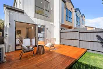 19F Ellesmere Crescent, Pakuranga Heights