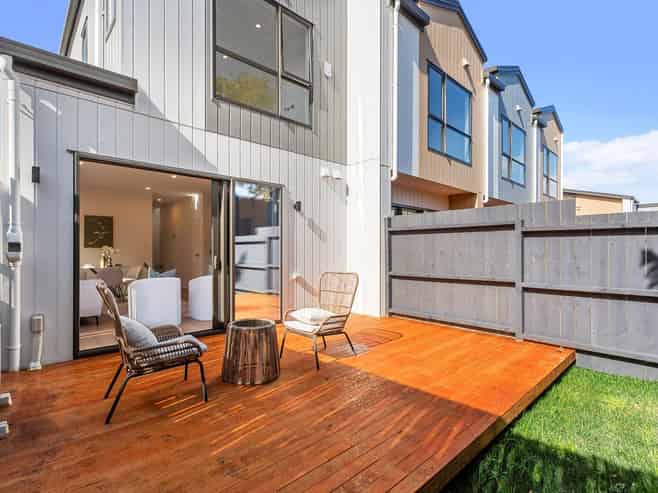 19F Ellesmere Crescent, Pakuranga Heights