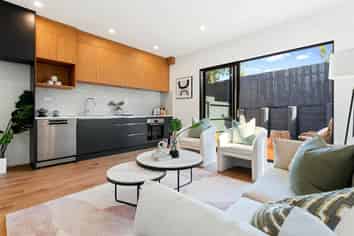 19F Ellesmere Crescent, Pakuranga Heights