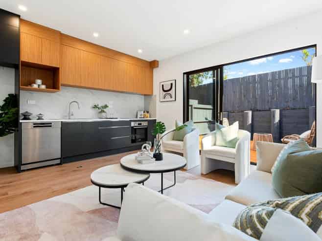 19F Ellesmere Crescent, Pakuranga Heights