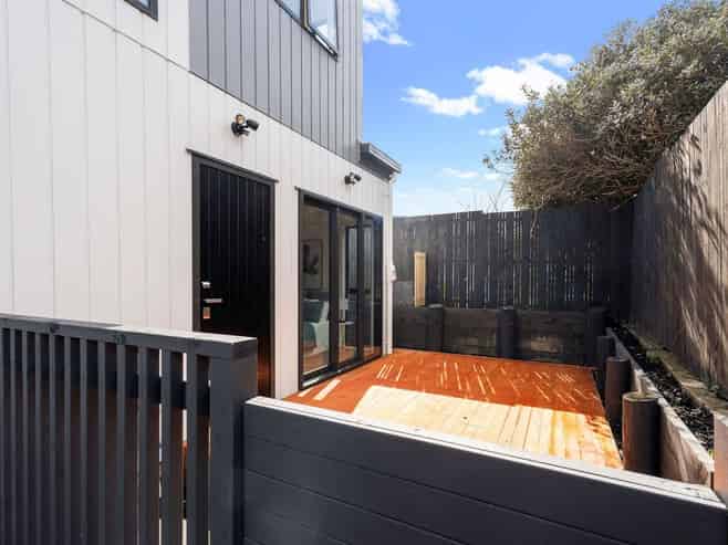 19F Ellesmere Crescent, Pakuranga Heights