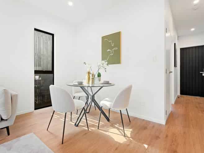 19F Ellesmere Crescent, Pakuranga Heights