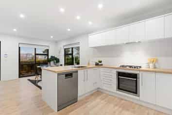 18 Pepene Avenue, Takanini