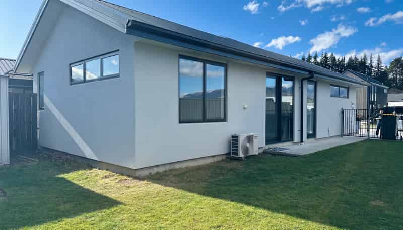 33 Headley, Lower Shotover