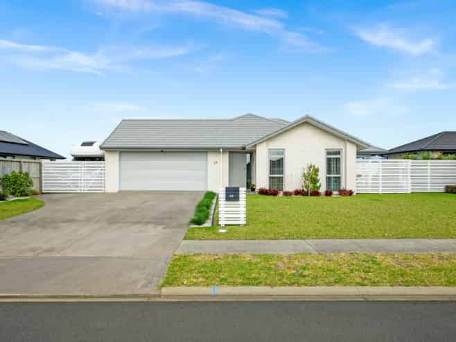 29 St Michael Crescent, One Tree Point