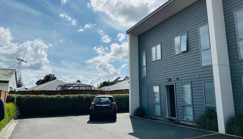 Room 1, 6/ Knighton Road, Hillcrest