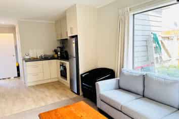 Room 1, 6/ Knighton Road, Hillcrest
