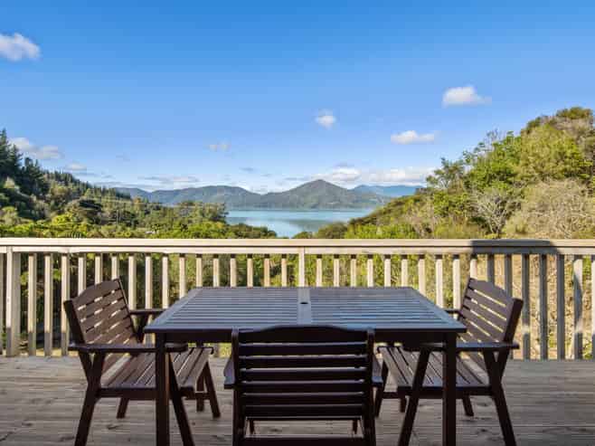  Double Bay, Raetihi , Black Rock