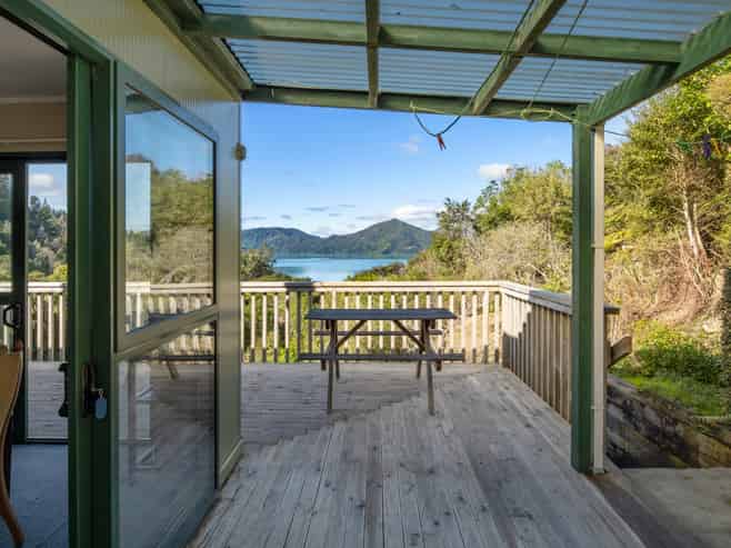  Double Bay, Raetihi , Black Rock