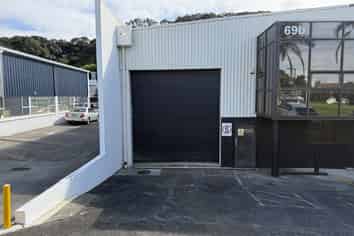 Otahuhu Warehouse with Minimal Office | 248 m2