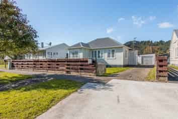 1258 High Street, Taita