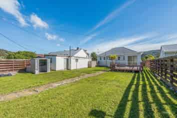 1258 High Street, Taita