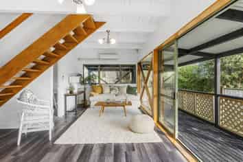 117 Gloaming Hill, Titahi Bay