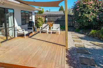 1A Lord Auckland Road, WAKEFIELD