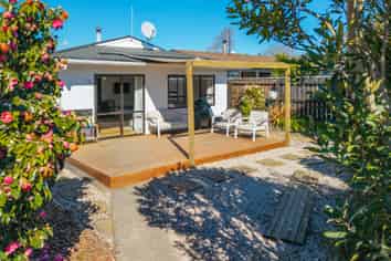 1A Lord Auckland Road, WAKEFIELD