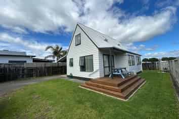884B Papamoa Beach Road, Papamoa