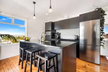 8 James McLeod Road Shelly Beach, Helensville