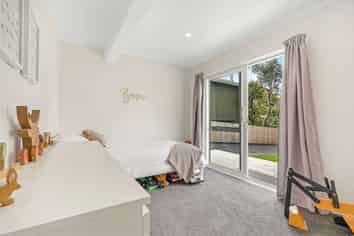 8 James McLeod Road Shelly Beach, Helensville