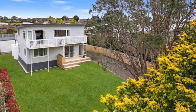 8 James McLeod Road Shelly Beach, Helensville