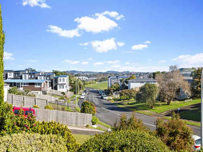 42 Cardiff Road, Pakuranga