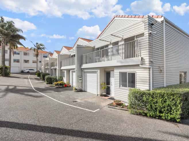 24N Mount Smart Road, Royal Oak