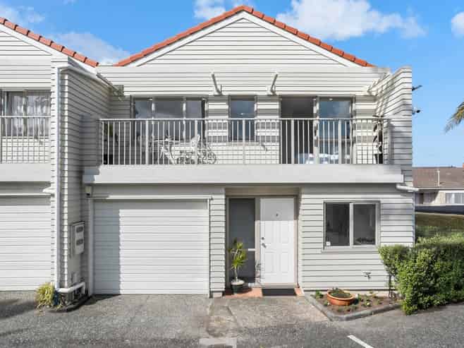 24N Mount Smart Road, Royal Oak