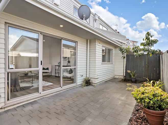 24N Mount Smart Road, Royal Oak