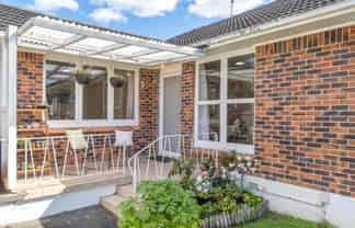 3/8 Bowling Avenue, Epsom