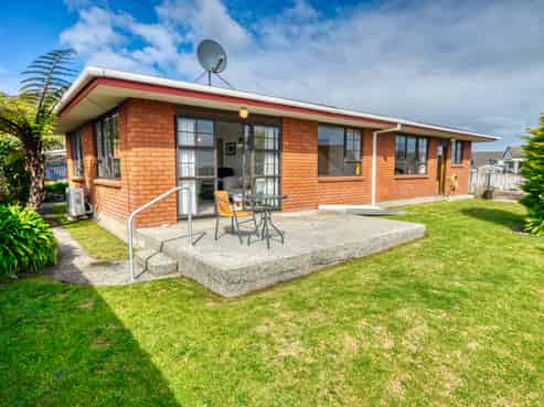 18 Parfitt Place, Greymouth