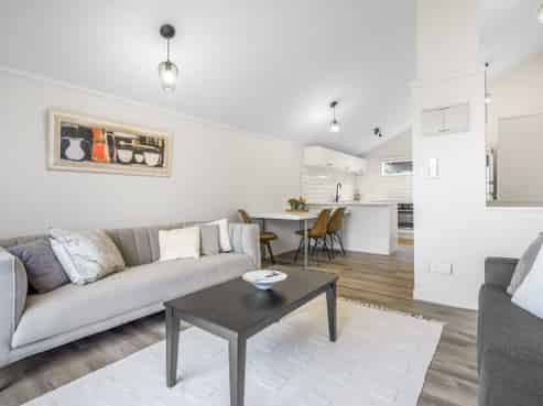 23Q Hendry Avenue, Hillsborough