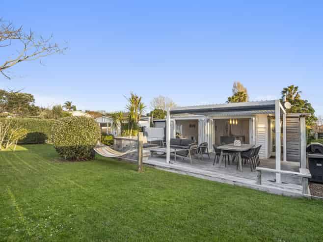 24 Nikau Road, Oneroa