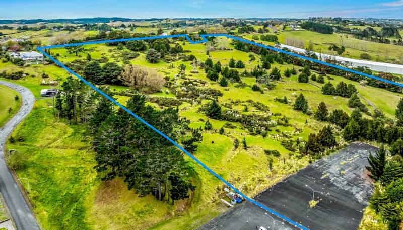 2086 East Coast Road, Silverdale