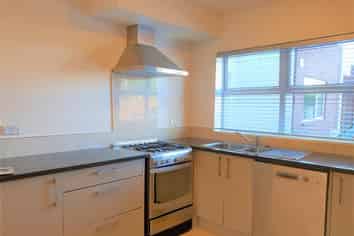 4/4 Littler Place, Hillcrest