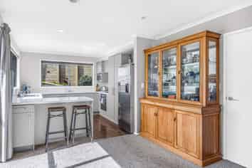 23 York Crescent, Westown