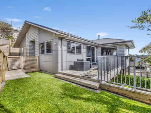 23 York Crescent, Westown