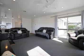 9 Hillier Place, Allenton