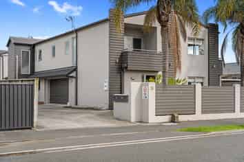 15A Charlemont Street, Whitiora