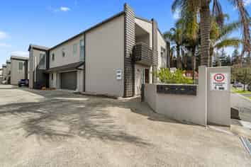 15A Charlemont Street, Whitiora