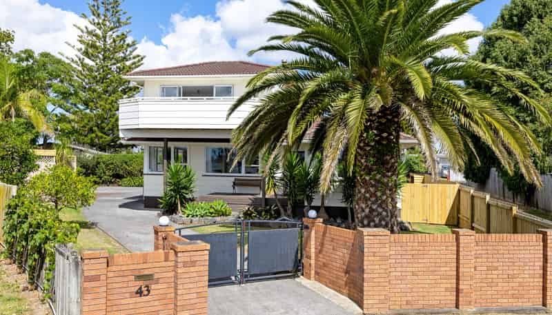43 Rewarewa Road, Te Atatu Peninsula