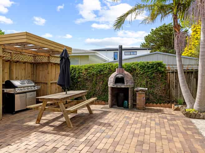 43 Rewarewa Road, Te Atatu Peninsula