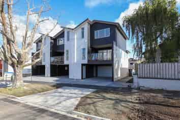 4/14 Hammond Street, Hamilton Central