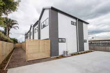 8/17 Lyon Street, Frankton
