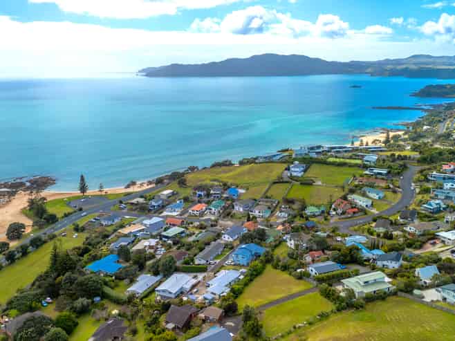 61 Stratford Drive, Cable Bay